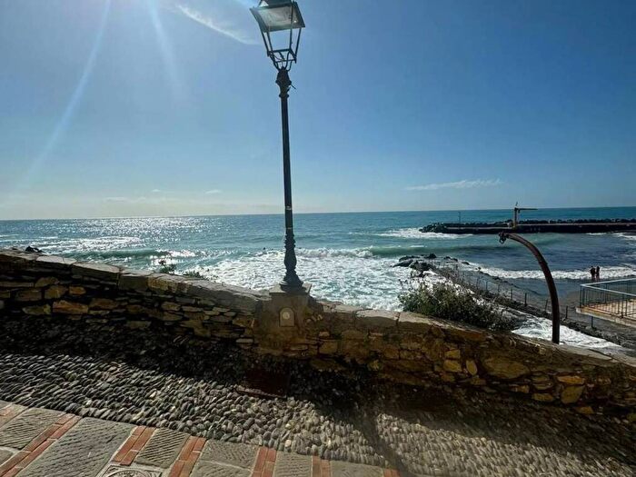 Appartamento trilocale in affitto in Piazzale Partigiani DItalia Bogliasco, Centro, Bogliasco