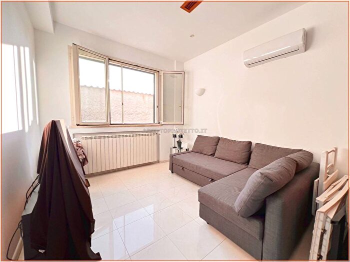 Appartamento trilocale in affitto in Via Papa Giovanni Paolo II, Centro, Formia