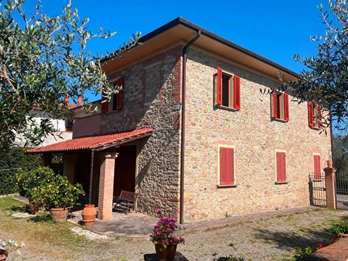 Appartamento con 6 locali in affitto in Morrona, Terricciola