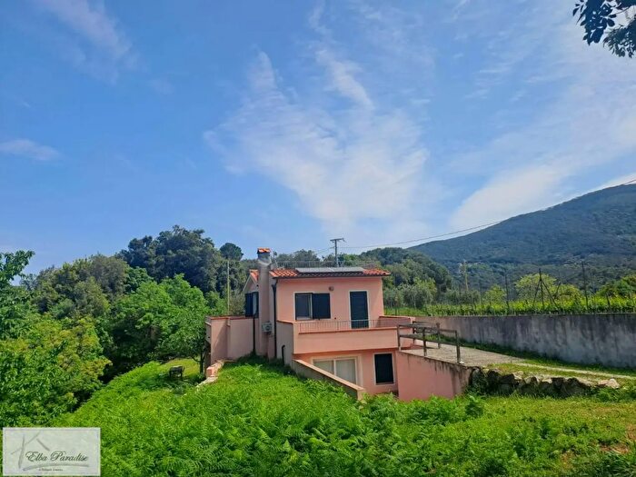 Casa quadrilocale in vendita in Via della Costarella, Marciana
