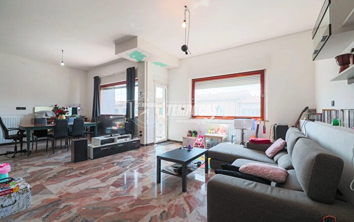 Casa con 6 locali in vendita in Via Alberto Acquacalda, Lugo