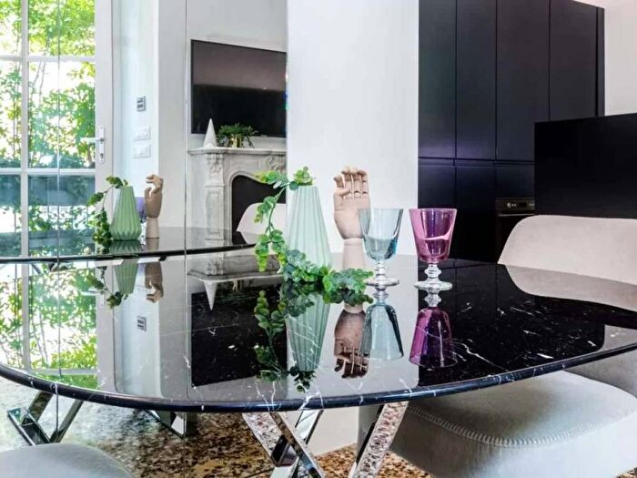 Appartamento bilocale in affitto in Via Ciovasso, Brera, Milano