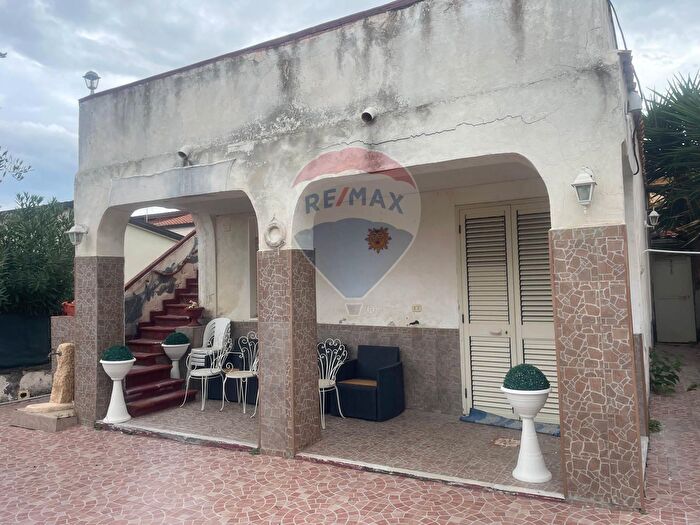 Casa quadrilocale in vendita in Contrada Agnone Bagni Snc, Augusta