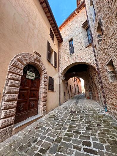 Appartamento con 5 locali in vendita in Via S Martino, Nocera Umbra