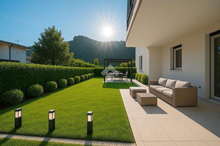 Appartamento trilocale in vendita in Via del Garda, Mori