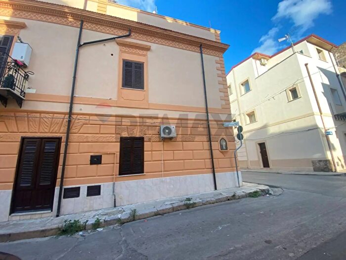 Appartamento con 5 locali in vendita in Via Giuseppe Orlando, Cinisi
