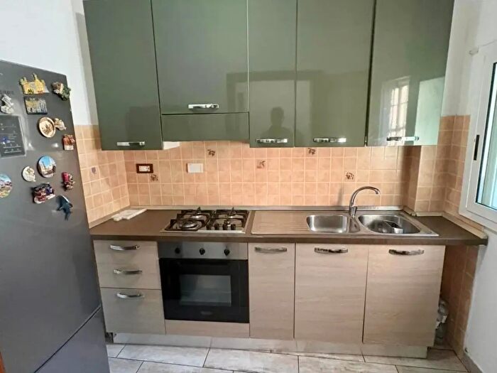 Casa con 6 locali in vendita in Massa