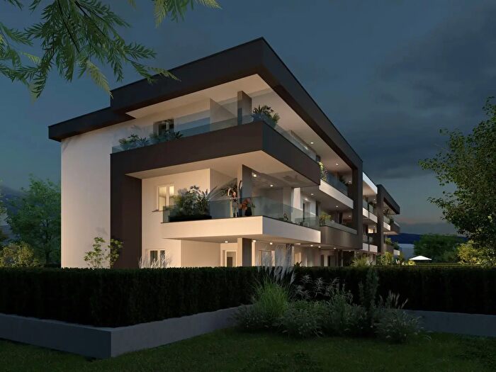 Appartamento trilocale in vendita in Via Trieste, Cadorago