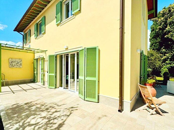 Casa con 6 locali in affitto in Via Martiri di SantAnna, Vaiana, Forte dei Marmi