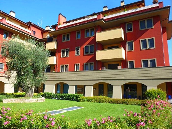 Appartamento bilocale in affitto in Via Leopardi, Seriate