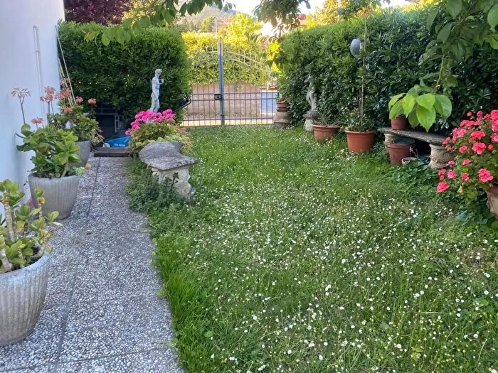 Casa con 6 locali in vendita in Vicopisano