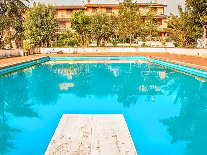 Casa con 5 locali in vendita in Roma