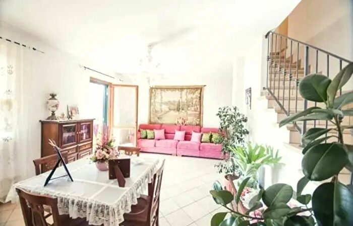 Casa con 5 locali in vendita in Massarosa