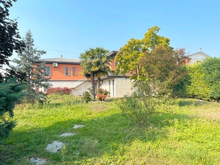 Casa con 6 locali in vendita in Alessandria