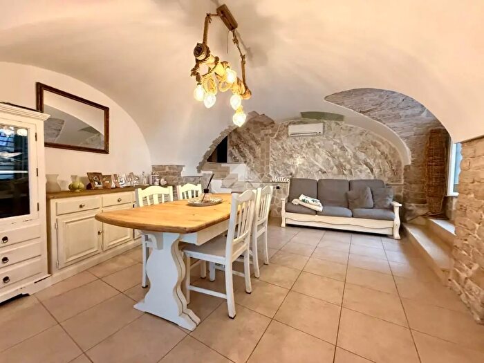 Appartamento trilocale in vendita in Via San Giorgio, Bitonto