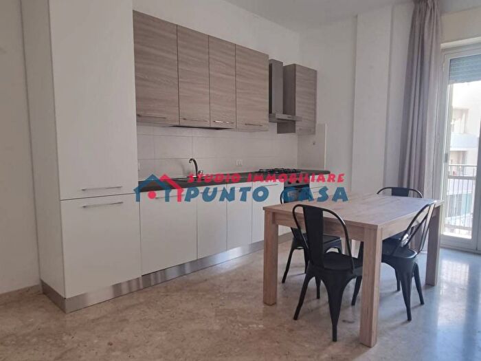 Appartamento trilocale in affitto in Via Archi, Centro, Trapani
