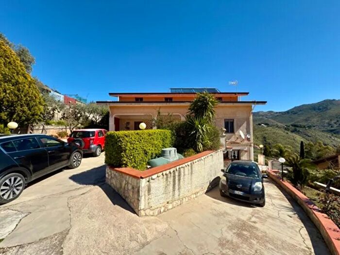 Casa con 9 locali in vendita in Contrada Finaita, Montelepre