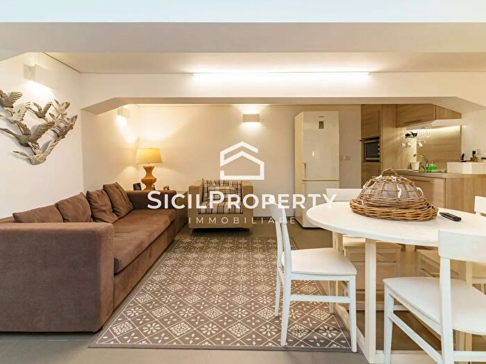 Appartamento con 5 locali in vendita in Via Lago di Nicito, Catania