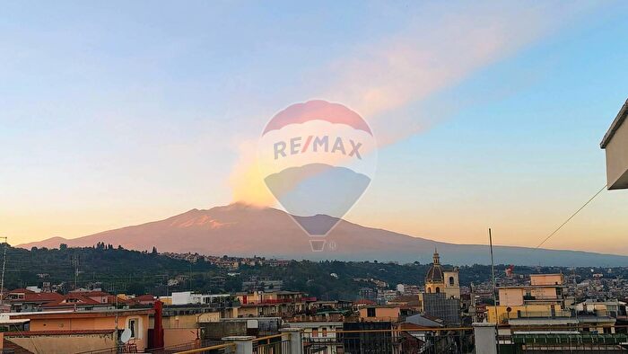 Appartamento con 5 locali in vendita in Via Nizzeti, Aci Catena