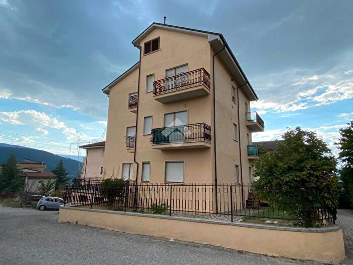 Appartamento trilocale in affitto in Via Monte Brancastello, Santa Barbara San Sisto, L'Aquila
