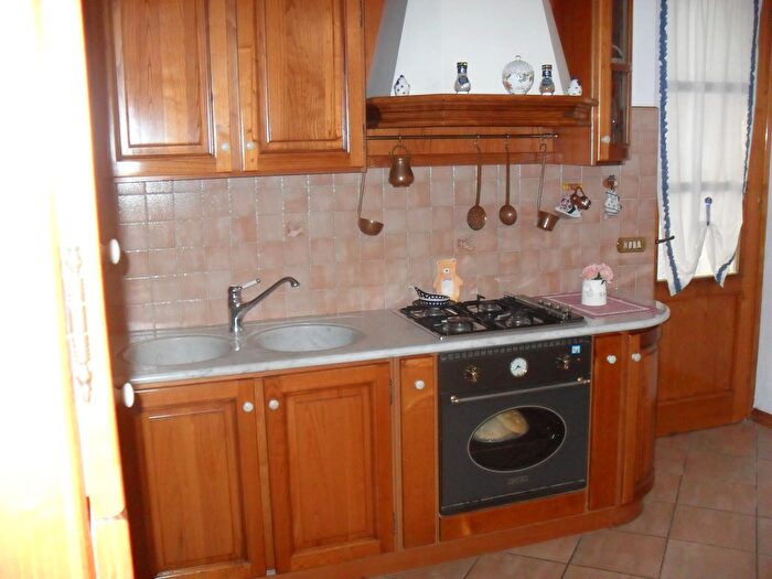 Appartamento trilocale in affitto in Massarosa