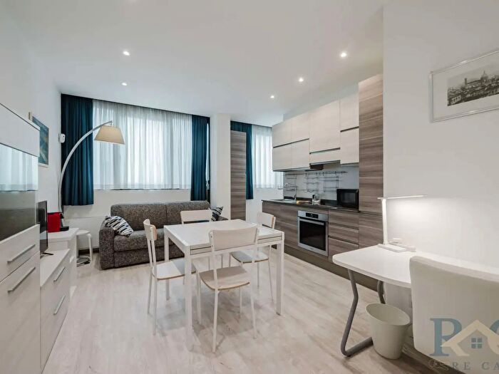 Appartamento bilocale in vendita in Via Noto, Milano