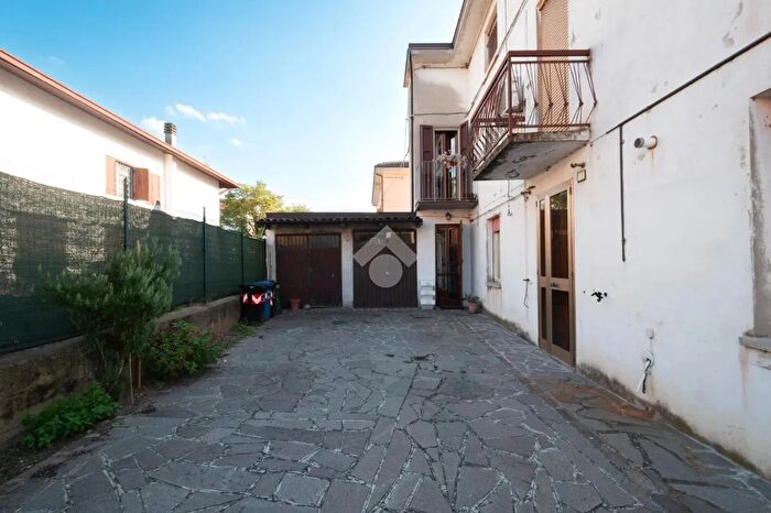 Casa trilocale in vendita in Via Chiesa Sud, Novi Di Modena