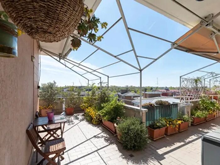 Appartamento con 6 locali in vendita in Novara