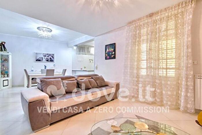 Appartamento quadrilocale in vendita in Via Aristofane, Bagheria