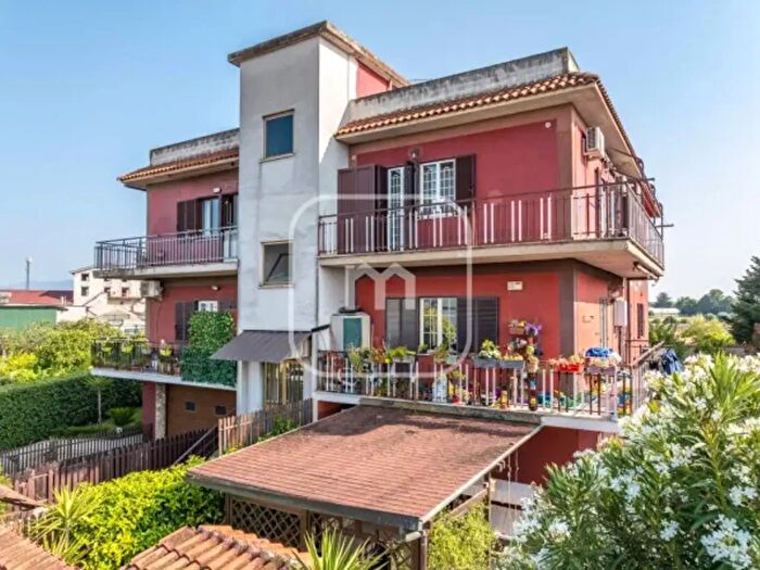 Appartamento quadrilocale in vendita in Via Burcei, Roma