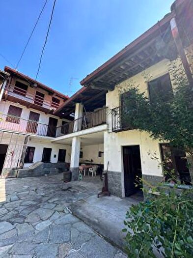 Casa quadrilocale in vendita in Via Chiesa, Zimone