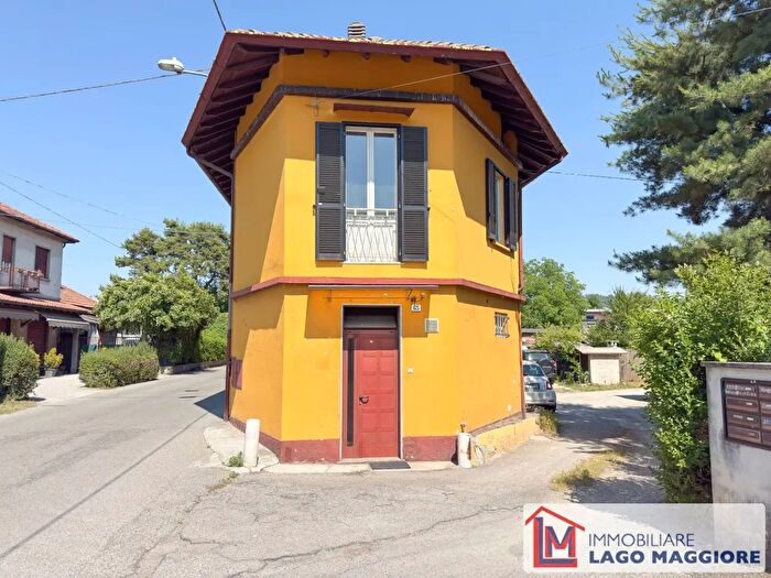 Appartamento quadrilocale in vendita in Via Galilei, Angera
