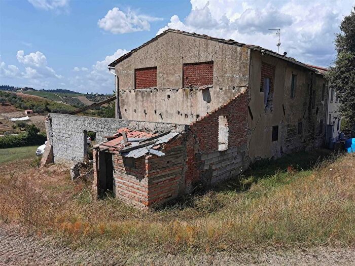 Casa con 5 locali in vendita in Empoli