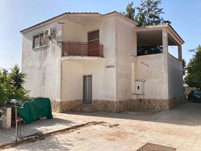 Casa con 6 locali in vendita in Via Alfredo Catalani, Brindisi