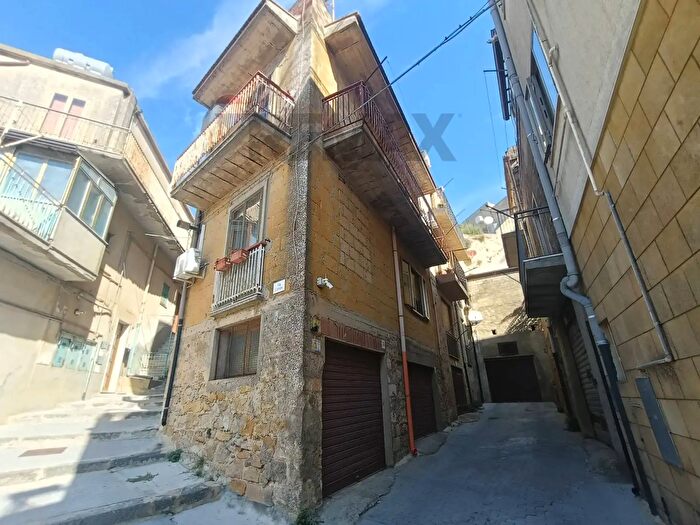 Casa monolocale in vendita in Via Corvaia, Calascibetta