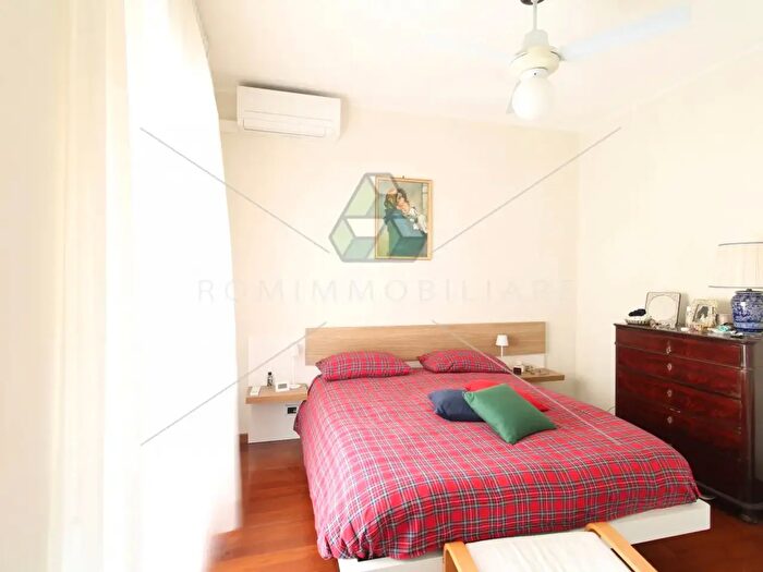 Appartamento trilocale in vendita in Via di Santa Maria della Speranza, Roma