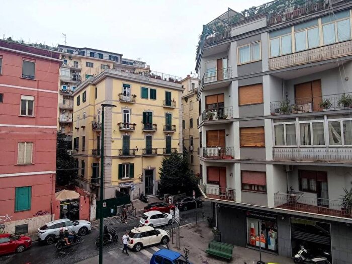 Appartamento trilocale in affitto in Vomero, Napoli