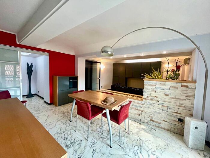 Appartamento con 6 locali in affitto in Corso Vittorio Alfieri, Centro Storico, Asti