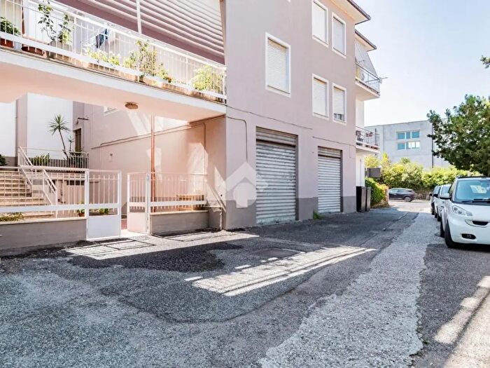 Appartamento con 6 locali in vendita in Via Umberto I, Blera
