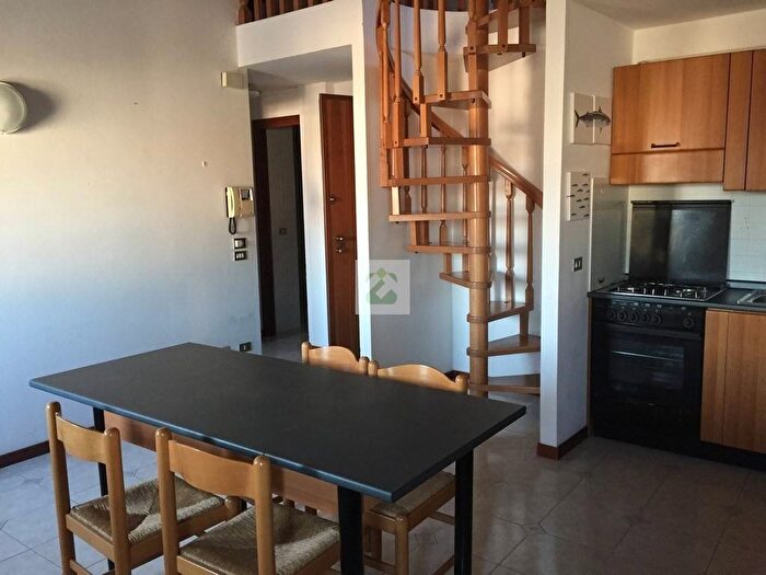Appartamento trilocale in affitto in VIA FRATELLI PASINI, Centro, Schio