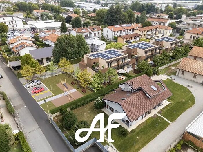 Case in Vendita e in Affitto - 3