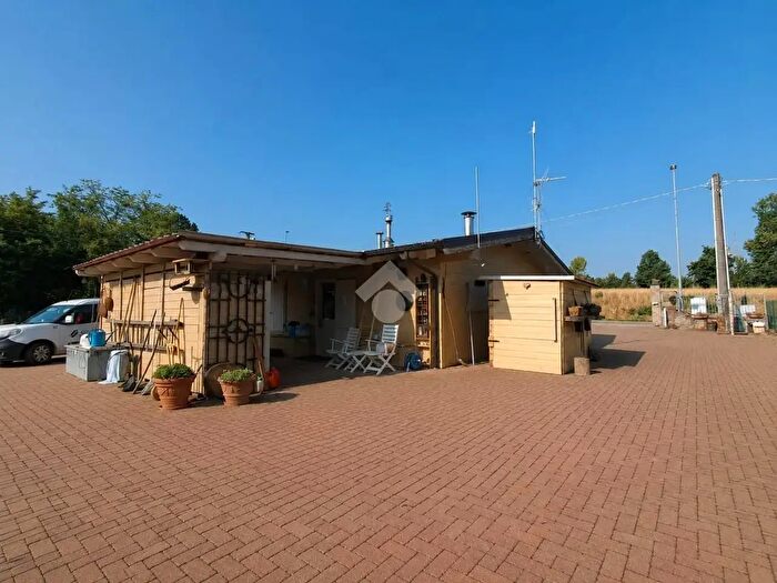 Casa bilocale in vendita in Frazione Godi, San Giorgio Piacentino