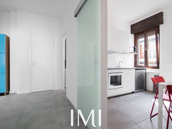 Appartamento trilocale in affitto in Via Stendhal, Solari, Milano