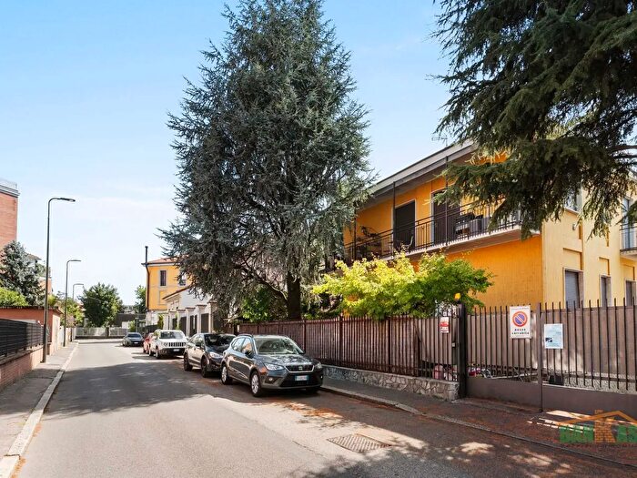 Appartamento quadrilocale in vendita in Via Privata Carlo Innocenzo Frugoni, Milano