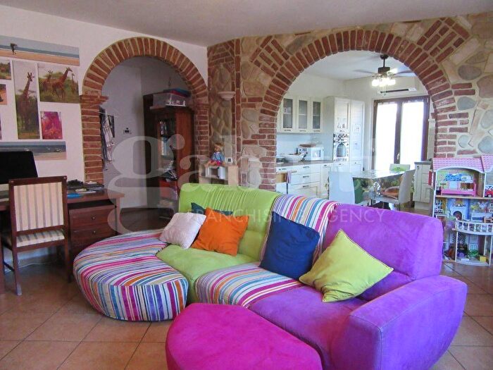 Casa con 5 locali in vendita in Gavorrano