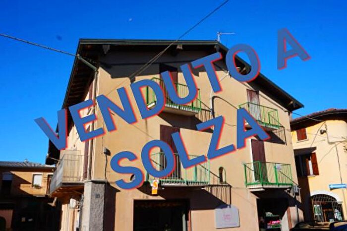 Appartamento trilocale in vendita in Via Roma, Solza