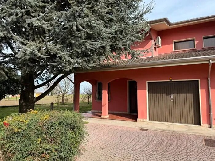 Casa con 6 locali in vendita in Strada Mantovana b, Gonzaga