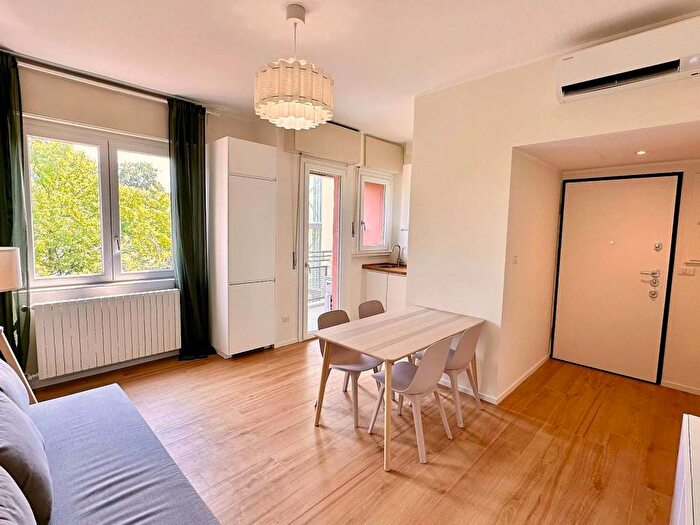 Appartamento trilocale in affitto in Via Ciriè, Prato Centenaro, Milano
