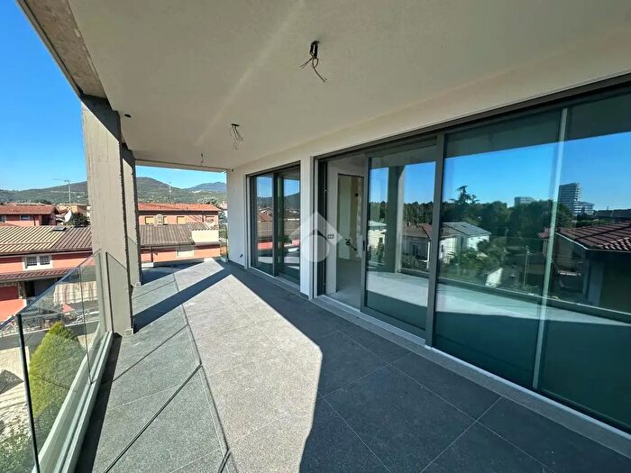 Appartamento quadrilocale in vendita in Brescia