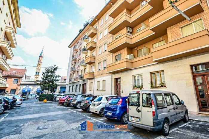 Appartamento quadrilocale in vendita in Via Carlo Tenivelli, Torino